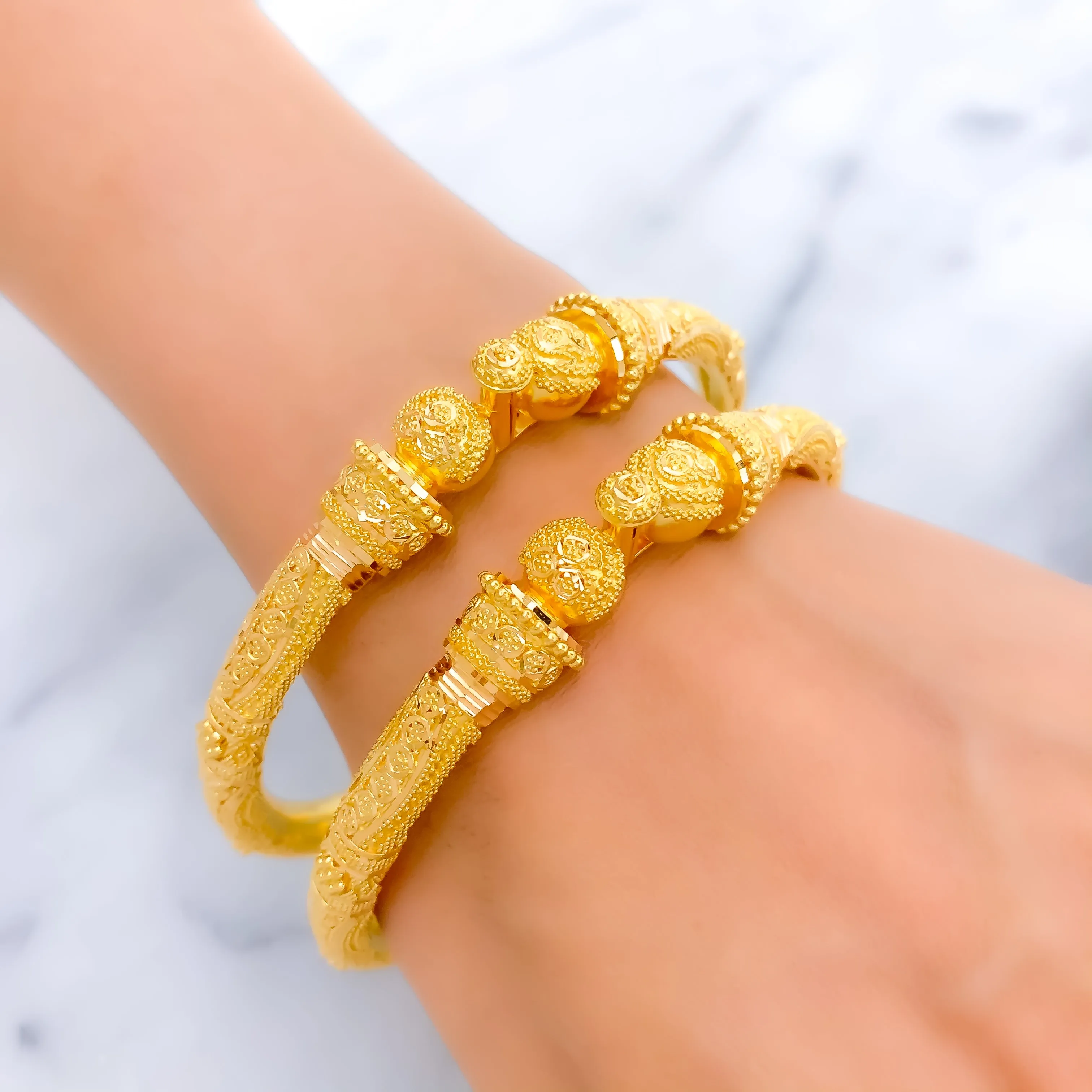 Beautiful Lush 22k Gold Pipe Bangles