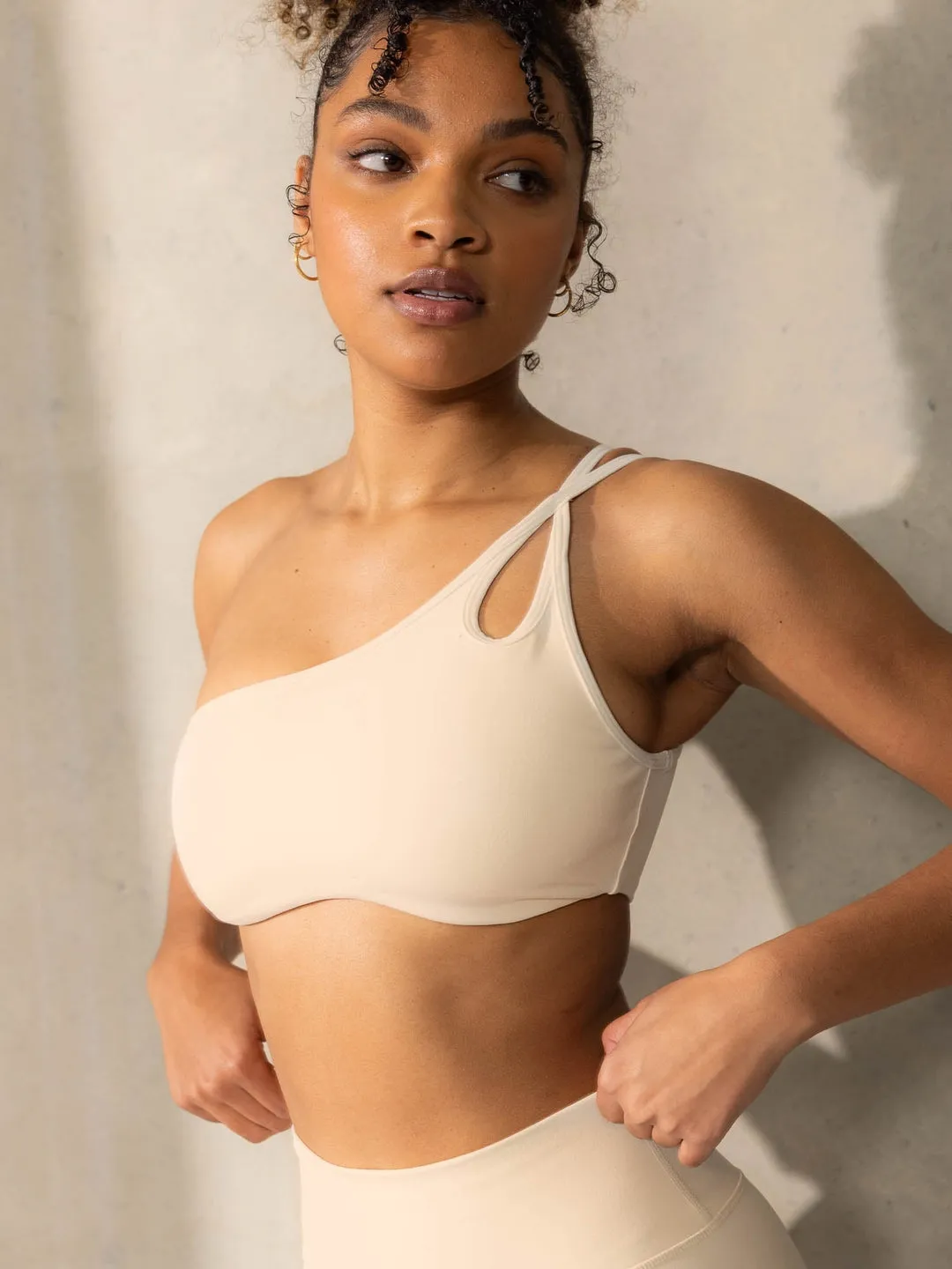 Empower One Shoulder Sports Bra | Vanilla