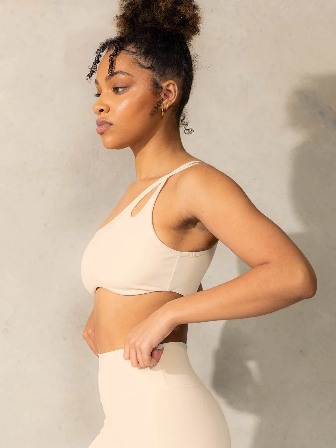 Empower One Shoulder Sports Bra | Vanilla