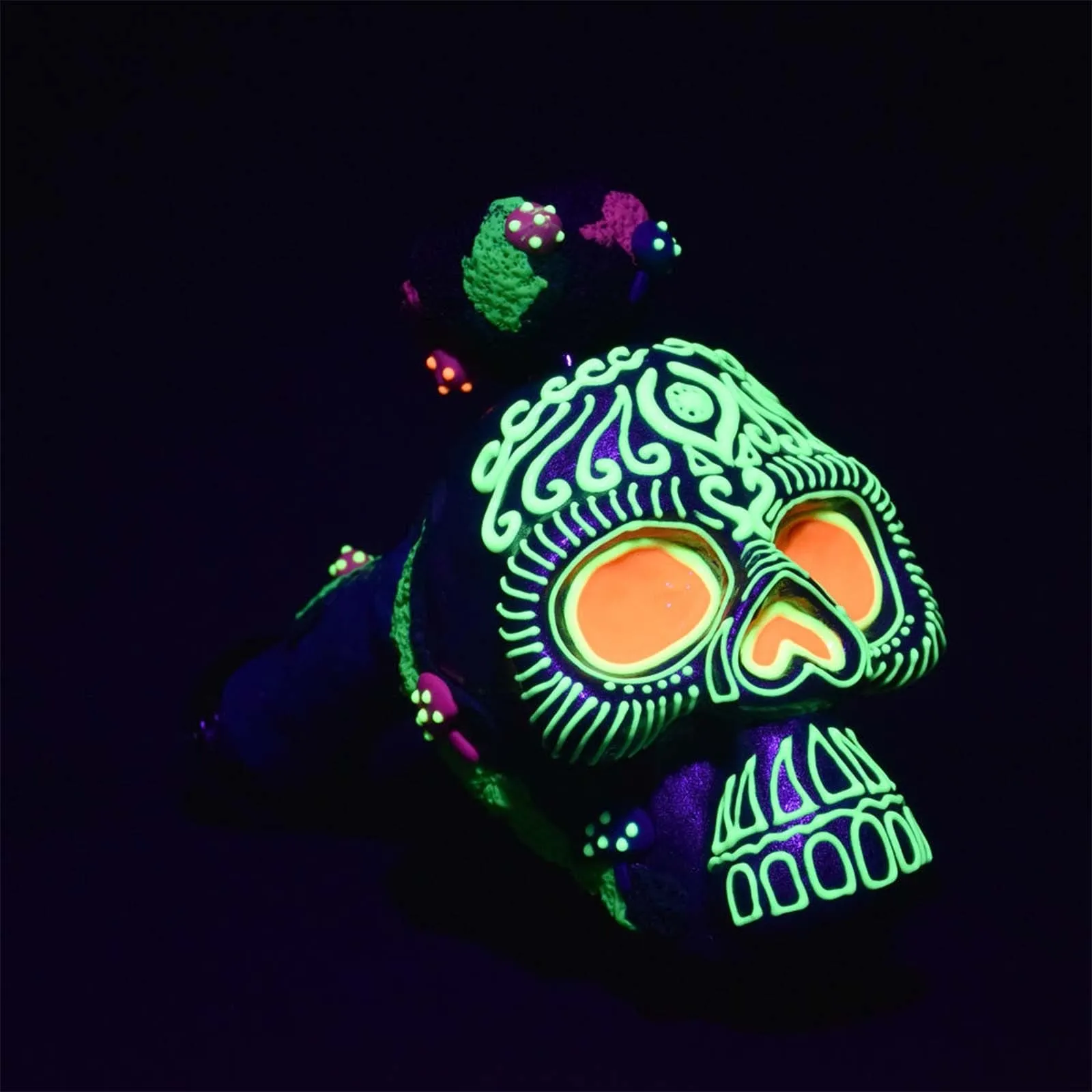 Glow in the Dark Skull Bubbler Pipe