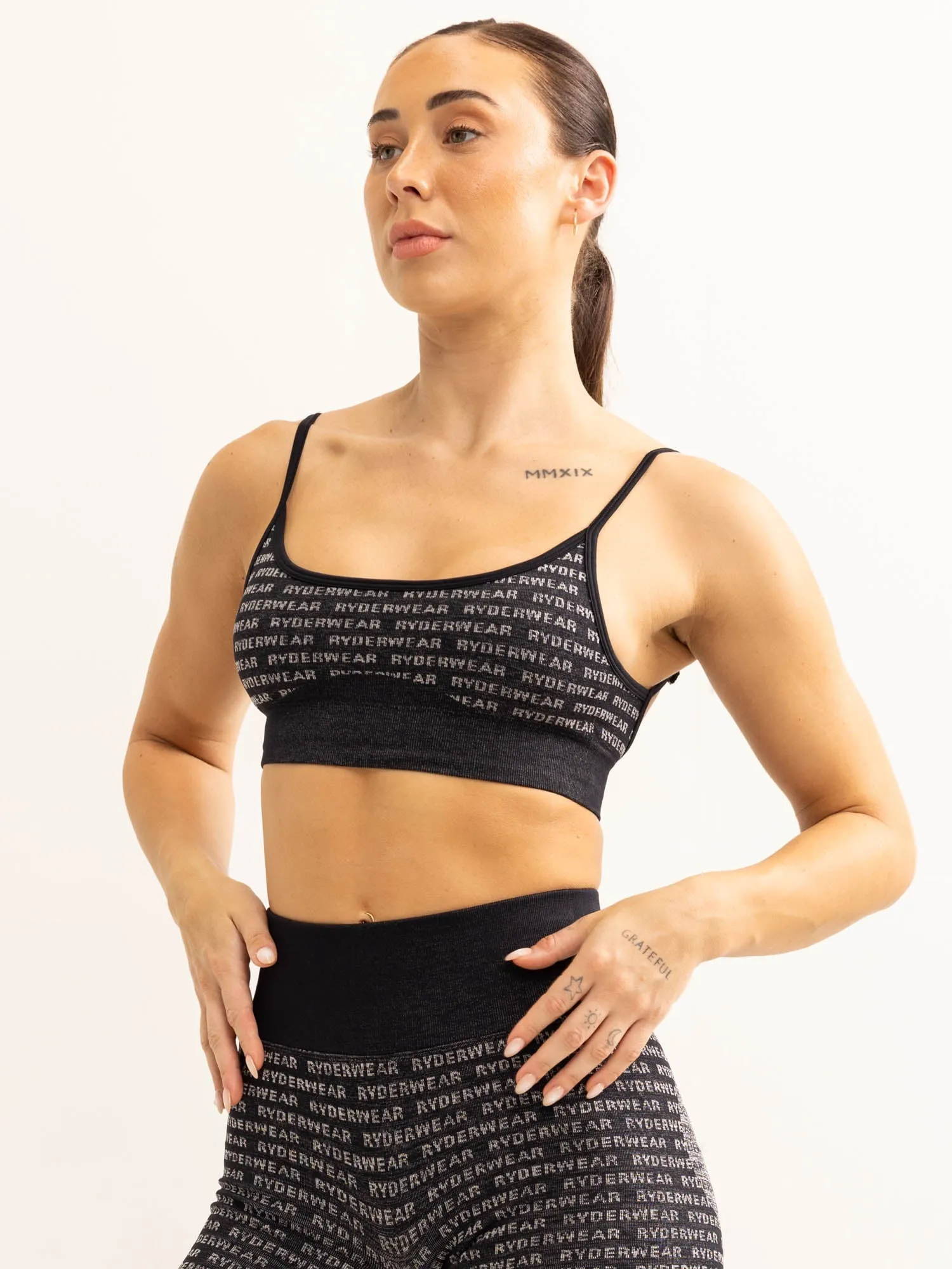 Logo Lux Seamless Sports Bra - Black