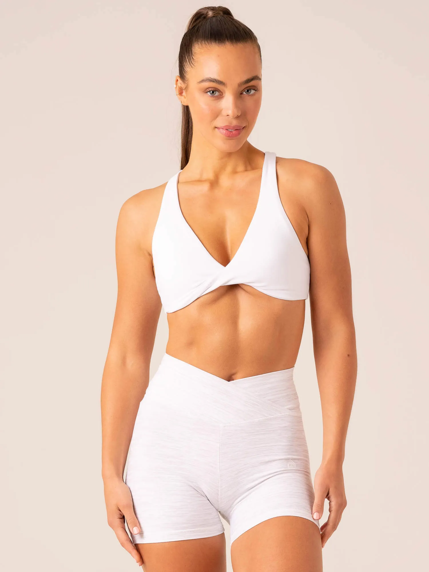 Momentum Twist Sports Bra - White